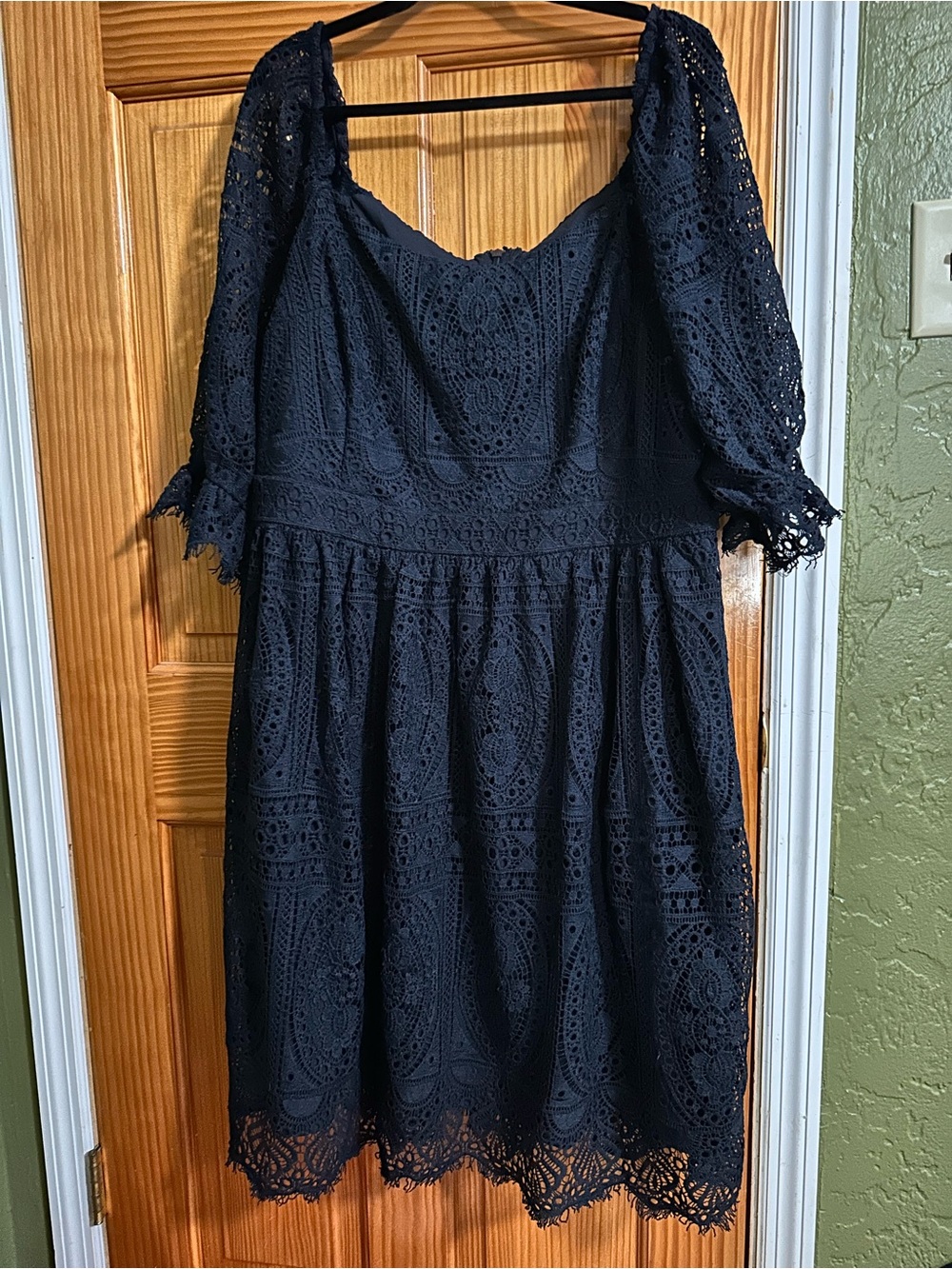 Women's Navy Lace Midi Dress - Elegant Square Neck